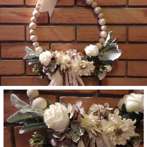 Στεφάνι με λουλούδια και ξύλινες χάντρες. 32 εκ. - στεφάνια, λουλούδια, διακόσμηση σαλονιού - 3
