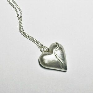 Χειροποίητο ασημένιο μενταγιόν σε σχήμα καρδιάς 2 εκ. - ασήμι, καρδιά, minimal, κοσμήματα, μενταγιόν