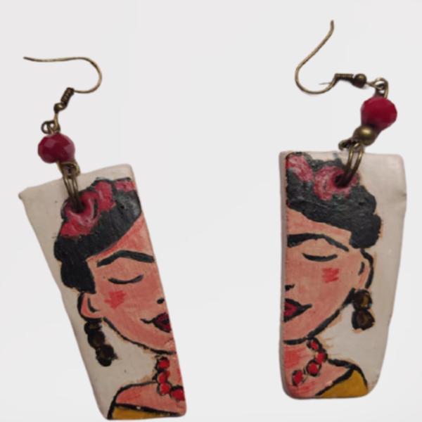 Ζωγραφισμένα στο χέρι σκουλαρίκια Frida Kahlo κόκκινα - πηλός, boho, κρεμαστά, μεγάλα - 2
