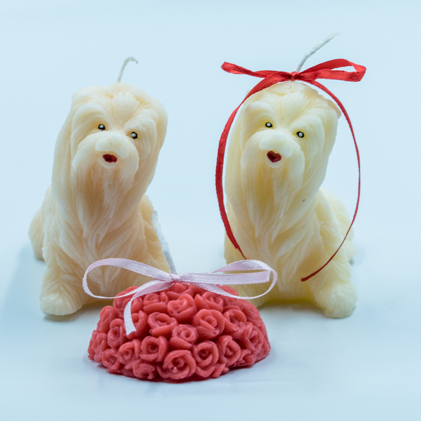 Κεριά χειροποίητα αρωματικά σκυλάκια ιβουάρ με κόκκινη καρδιά - νήμα, καρδιά, αρωματικά κεριά, αγ. βαλεντίνου