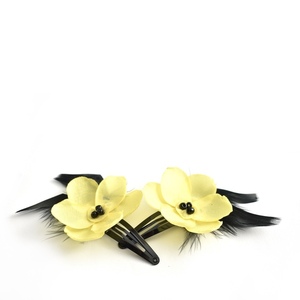 Hair clips με κίτρινες μαργαρίτες και φτερά - φτερό, δώρο, ιδεά για δώρο, αξεσουάρ μαλλιών, hair clips