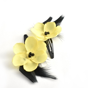 Hair clips με κίτρινες μαργαρίτες και φτερά - φτερό, δώρο, ιδεά για δώρο, αξεσουάρ μαλλιών, hair clips - 2