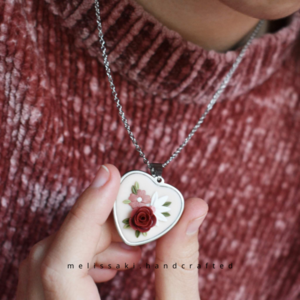 Heart made of flowers | Χειροποίητο ατσάλινο μεταγιόν σε σχήμα καρδιάς με λουλούδια από πολυμερικό πηλό (ατσάλι, πηλός) (40εκ. + 5εκ. αυξομειώση) - charms, καρδιά, λουλούδι, ατσάλι, αγ. βαλεντίνου - 4