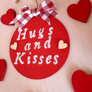 Διακοσμητικό ξύλινο καδράκι Hugs and Kisses με διάμετρο 15εκ - πίνακες & κάδρα, καρδιά, διακοσμητικά, ξύλινα διακοσμητικά - 4