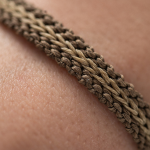 Unisex καφέ και μπεζ βραχιόλι μακραμε - mocha brown and beige macrame bracelet - ύφασμα, μακραμέ, boho, χεριού, αυξομειούμενα - 2