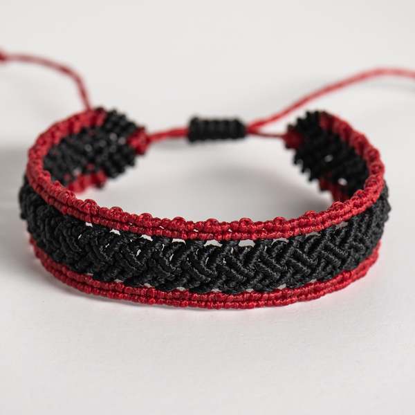 Unisex κόκκινο και μαύρο βραχιόλι μακραμε - red and black macrame bracelet - ύφασμα, μακραμέ, boho, χεριού, αυξομειούμενα