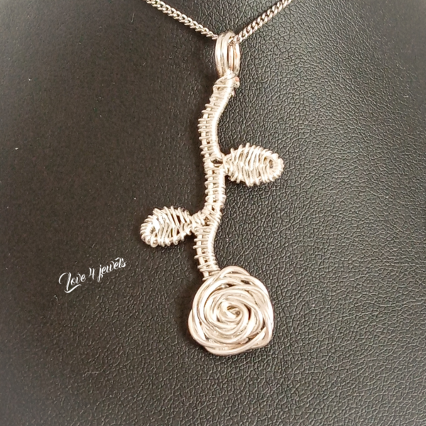 Χειροποίητο κρεμαστό μοτίφ "Τριανταφυλλάκι" με επάργυρο σύρμα - μέταλλο, μαμά, λουλούδι, κοσμήματα, μενταγιόν - 3