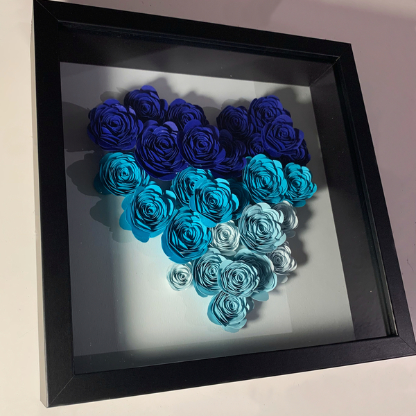 Κάδρο - Κορνίζα με λουλούδια σε σχήμα καρδιάς σε αποχρώσεις του μπλε - μπλε, πίνακες & κάδρα, λουλούδια - 2
