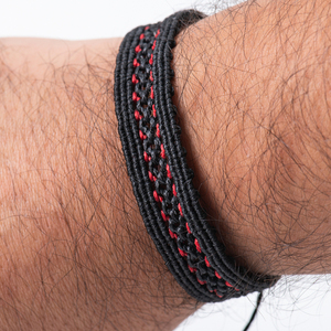 Unisex μαύρο και κόκκινο βραχιόλι μακραμε - unisex black and red macrame bracelet - ύφασμα, μακραμέ, boho, χεριού, αυξομειούμενα - 2