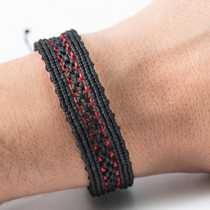 Unisex μαύρο και κόκκινο βραχιόλι μακραμε - unisex black and red macrame bracelet - ύφασμα, μακραμέ, boho, χεριού, αυξομειούμενα - 3