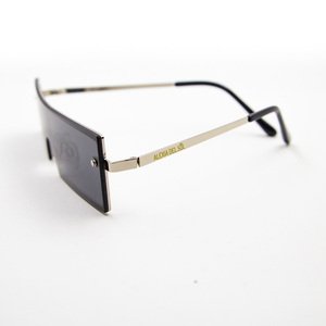 Γυαλιά ηλίου σε μαύρο χρώμα με 100% UV προστασία από τον ήλιο - αλυσίδες, γυαλιά ηλίου, κορδόνια γυαλιών, θήκες γυαλιών - 3