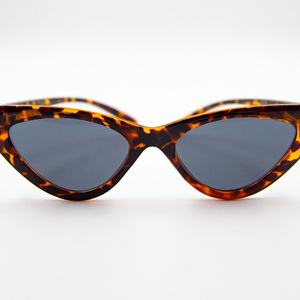 Γυαλιά ηλίου σε πολύχρωμο σχέδιο με 100% UV προστασία από τον ήλιο - γυαλιά ηλίου