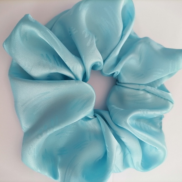 Γαλάζιο παστελ σατέν scrunchie με κεραυνούς - ύφασμα, σατέν, λαστιχάκια μαλλιών - 5