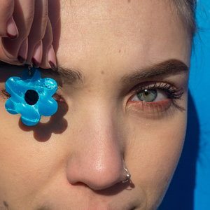 Marble cyan blue flower polymer clay earrings - πηλός, λουλούδι, κρεμαστά, καρφάκι, φθηνά - 3