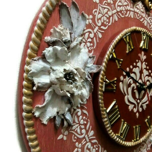 ΡΟΛΟΙ ΤΟΙΧΟΥ ΞΥΛΙΝΟ με Δ=40cm.Ρολόι τοίχου με φύλλα χρυσού+υλικά για γλυπτική ζωγραφική+σκαλισμένα ξύλινα στοιχεία..κεραμιδι -λευκο χρωμα - ξύλο, τοίχου, δώρα γάμου, διακοσμητικά, ξύλινα διακοσμητικά τοίχου - 2