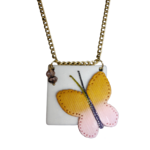 Κολιέ "butterfly sqware" χειροποίητο από πηλό. - πεταλούδα, χάντρες, πηλός, μενταγιόν