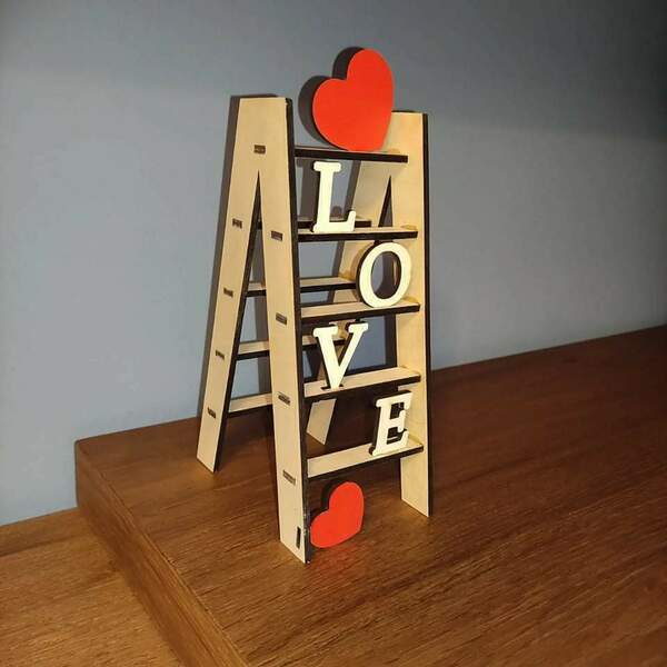 Σκάλα Love - ξύλο, διακοσμητικά