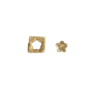 "Daisy 2" Ασημένια σκουλαρίκια σε σχήμα μαργαρίτας, επίχρυσα - μικρά, ασήμι 925, λουλούδι, καρφωτά, επιχρυσωμένα