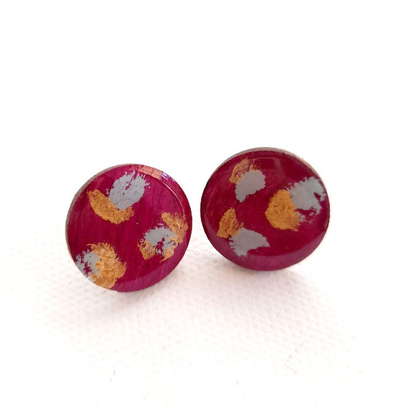 Stud earrings "Magenta abstract", στρογγυλό! - ξύλο, γυαλί, ζωγραφισμένα στο χέρι, καρφωτά, καρφάκι