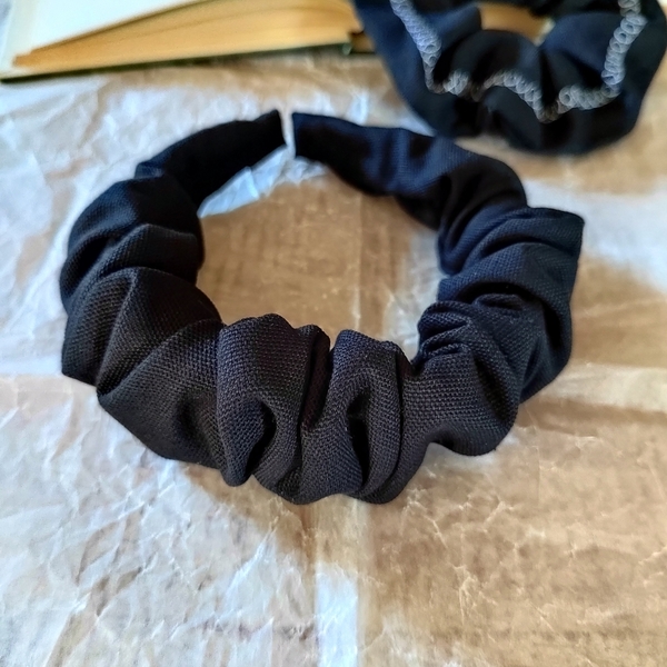 Χειροποίητη scrunchie υφασματινη στεκα μαλλιών μαύρη με βαμβακερο υφασμα 40cm μήκος 1τμχ - κοκκαλάκι, ύφασμα, για τα μαλλιά, δώρα για γυναίκες, στέκες - 3