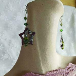 Μεταλλικά χρωματισμένα σκουλαρίκια "Αστέρια" κυκλαμινί με πράσινο μήκος 7,5εκ - επάργυρα, μακριά, κρεμαστά, γάντζος, zamak - 3