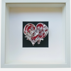 Λευκή καρδιά, χειροποίητο έργο τέχνης φτιαγμένο από χαρτί υψηλής ποιότητας με την τεχνική quilling. Διαστάσεις 27*27cm. - πίνακες & κάδρα, καρδιά, ιδεά για δώρο
