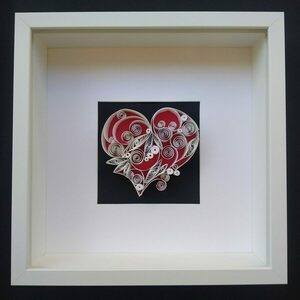 Λευκή καρδιά, χειροποίητο έργο τέχνης φτιαγμένο από χαρτί υψηλής ποιότητας με την τεχνική quilling. Διαστάσεις 27*27cm. - πίνακες & κάδρα, καρδιά, ιδεά για δώρο, αγ. βαλεντίνου - 2