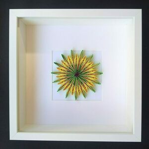Διακοσμητικό δώρο τοίχου Ήλιος ☀️, mandala. Χειροποίητο. Φτιαγμένο από χαρτί υψηλής ποιότητας με την τεχνική quilling. Διαστάσεις κορνίζας 27*27cm. - πίνακες & κάδρα, δώρο, ήλιος - 3