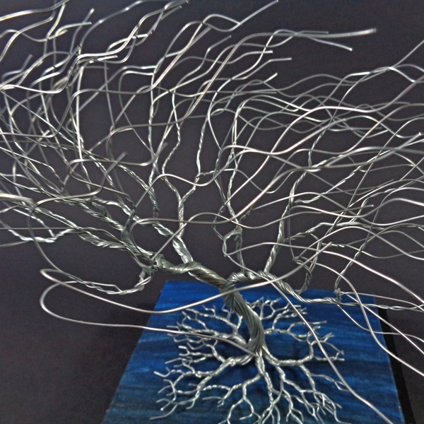 Συρμάτινο Γλυπτό "Ανεμοδαρμένο Δέντρο" σε Μπλε Βάση - ξύλο, μέταλλο, δέντρο της ζωής, διακοσμητικά - 4