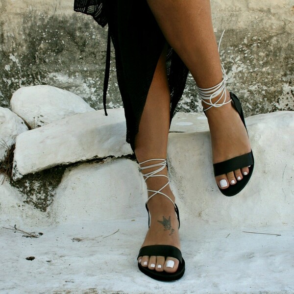 Handmade Leather Sandal : Medousa - δέρμα, μαύρα, αρχαιοελληνικό, φλατ