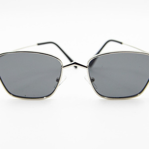 Γυαλιά ηλίου μεταλλικά σε ασημί χρώμα με 100% UV προστασία από τον ήλιο - αλυσίδες, γυαλιά ηλίου, κορδόνια γυαλιών, θήκες γυαλιών