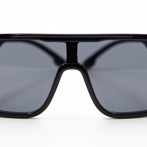 Γυαλιά ηλίου πλαστικά μαύρα με 100% UV προστασία από τον ήλιο - γυαλιά ηλίου