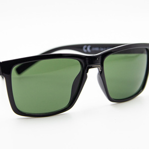 Γυαλιά ηλίου μαύρα με πλαστικό υλικό και 100% UV προστασία από τον ήλιο - αλυσίδες, γυαλιά ηλίου, κορδόνια γυαλιών, θήκες γυαλιών - 2