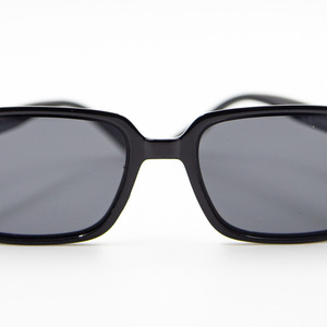 Γυαλιά ηλίου πλαστικά σε μαύρο χρώμα με 100% UV προστασία από τον ήλιο - γυαλιά ηλίου