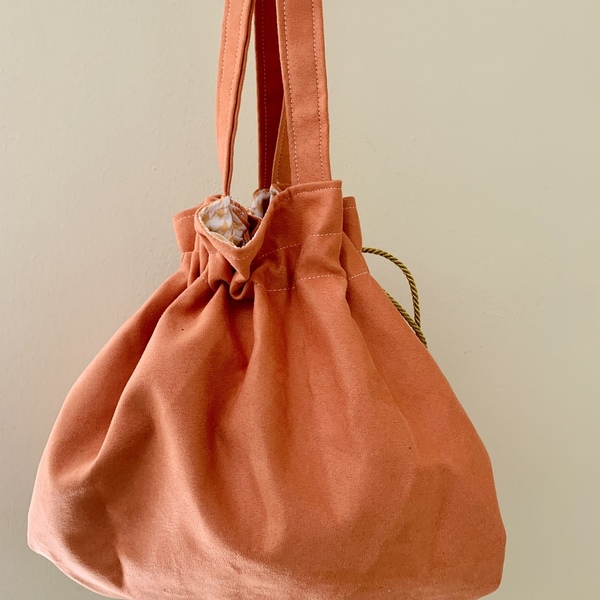 Suede bag with own scrunchie - δέρμα, ώμου, πουγκί, μεγάλες, all day