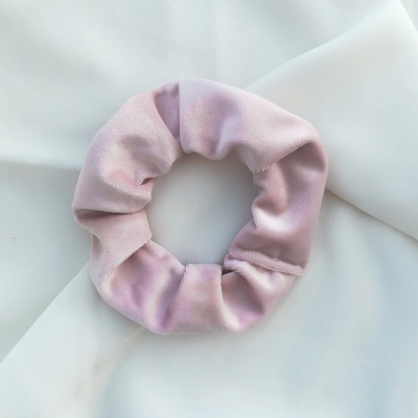 Baby pink velvet petal scrunchie - ύφασμα, βελούδο, λαστιχάκια μαλλιών