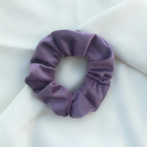 Lilac velvet petal scrunchie - ύφασμα, βελούδο, λαστιχάκια μαλλιών