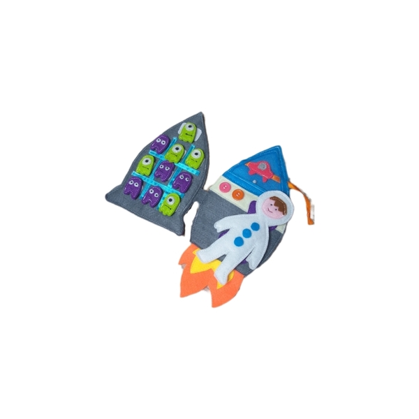 Χειροποίητο τσοχινο διαστημόπλοιο με παιχνίδι τριλιζας - επιτραπέζια