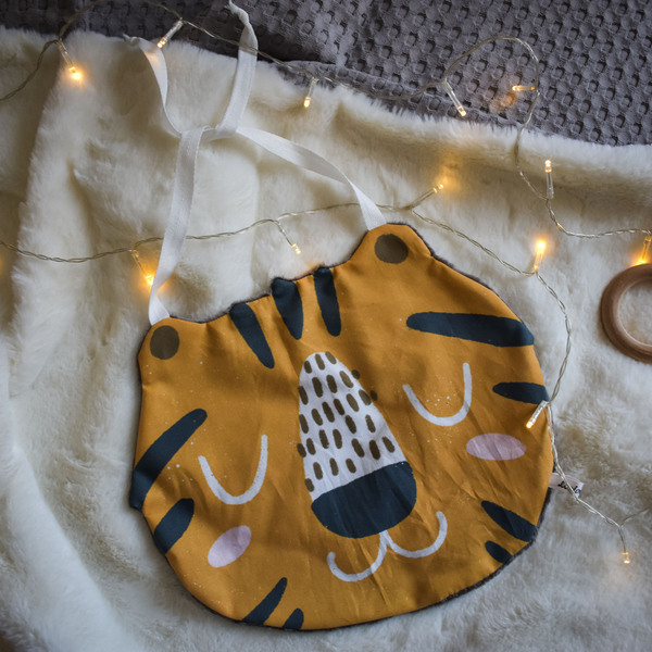 Looloo & Co χειροποιήτη σαλιάρα για μωρά Little Tiger με δέσιμο - Year of the Tiger Baby gift - κορίτσι, αγόρι, αξεσουάρ μωρού, μασητικά μωρού, βρεφικές σαλιάρες - 4