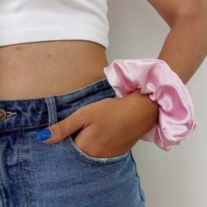 "Rosalia" Satin Scrunchie - Χειροποίητο Σατέν Scrunchie σε Ροζ Απόχρωση - ύφασμα, χειροποίητα, λαστιχάκια μαλλιών