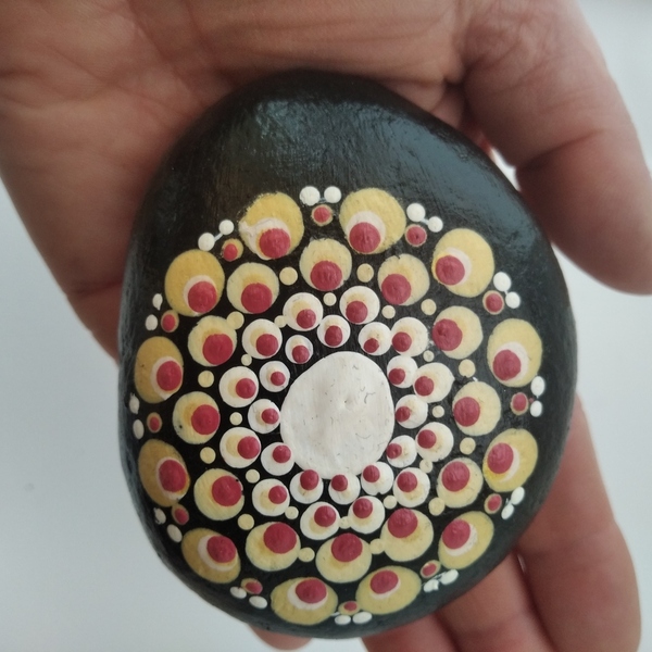 Σετ 2 πετρών, ζωγραφισμένων με τεχνική Mandala /χρυσο/9εκ - ζωγραφισμένα στο χέρι, πέτρα, διακοσμητικές πέτρες, σετ δώρου - 3
