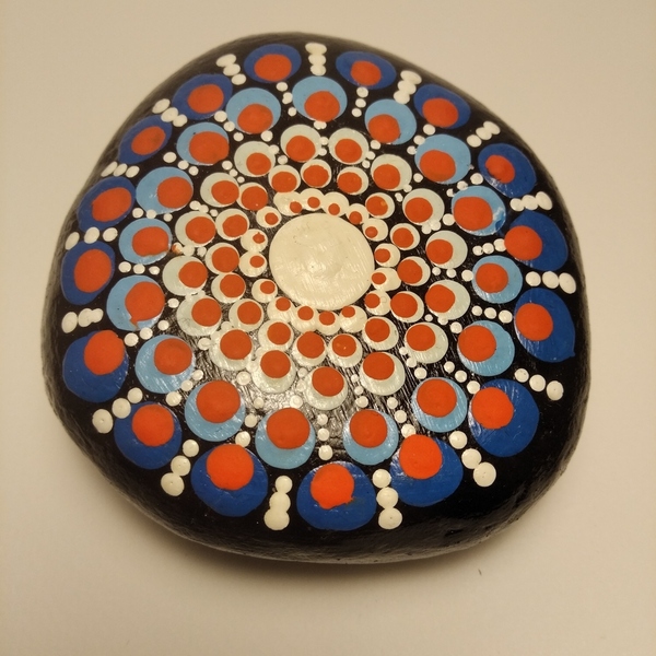 Σετ 2 πετρών, ζωγραφισμένων με τεχνική Mandala /καλοκαίρι/8-9εκ - ζωγραφισμένα στο χέρι, πέτρα, διακοσμητικές πέτρες, σετ δώρου - 3