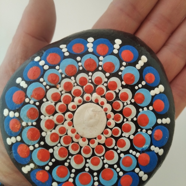 Σετ 2 πετρών, ζωγραφισμένων με τεχνική Mandala /καλοκαίρι/8-9εκ - ζωγραφισμένα στο χέρι, πέτρα, διακοσμητικές πέτρες, σετ δώρου - 4