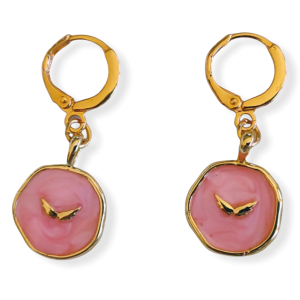 Σκουλαρίκια κρεμαστά με ροζ περλε σμάλτο - επιχρυσωμένα, ορείχαλκος, κρεμαστά, μεγάλα, γάντζος