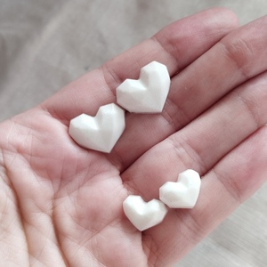 Σκουλαρίκια λευκές καρδιές από υγρό γυαλί σετ 2τμχ - γυαλί, καρδιά, ρητίνη, καρφωτά, μικρά - 2