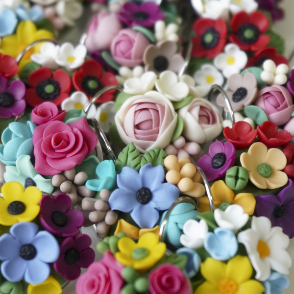 Σκουλαρίκια με λουλούδια από πολυμερικό πηλό - πηλός, romantic, λουλούδι, κρεμαστά, ανοιξιάτικα λουλούδια - 5
