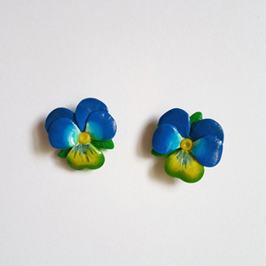 Μπλε πανσέδες Καρφωτά σκουλαρίκια απο πηλο 2 cm - πηλός, λουλούδι, καρφωτά, μικρά, καρφάκι