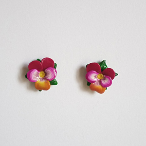 Καρφωτά σκουλαρίκια φούξια πανσέ απο πηλό 1,5 cm - πηλός, λουλούδι, καρφωτά, μικρά, καρφάκι