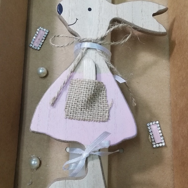 Λαμπάδα στρογγυλή λευκή με ξύλινο λαγουδάκι, στολισμένο όλο το κουτί με ροζ στρας και πέρλες - κορίτσι, λαμπάδες - 2