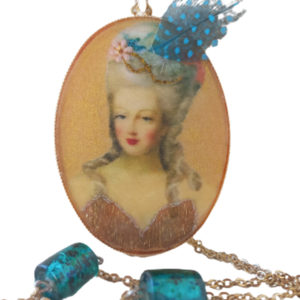 Vintage μενταγιόν Marie Antoinette - ύφασμα, γυαλί, χάντρες, ατσάλι, μενταγιόν